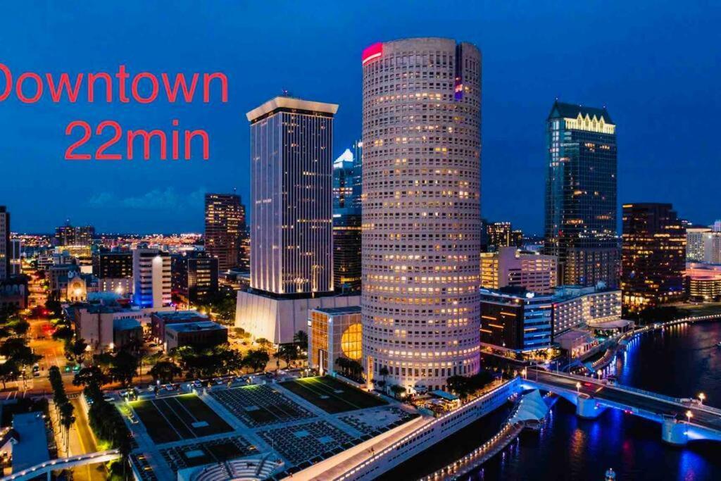 Grey Novo Studio + Free-Parking&Wifi Tampa Ngoại thất bức ảnh