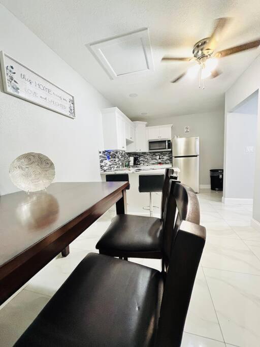 Grey Novo Studio + Free-Parking&Wifi Tampa Ngoại thất bức ảnh