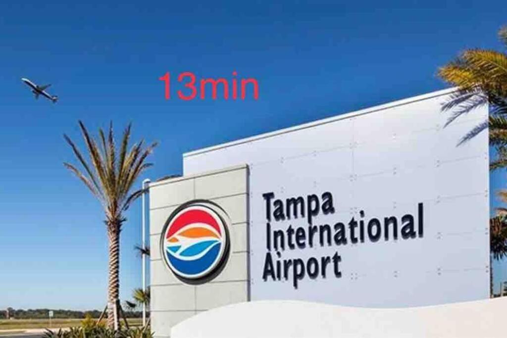 Grey Novo Studio + Free-Parking&Wifi Tampa Ngoại thất bức ảnh
